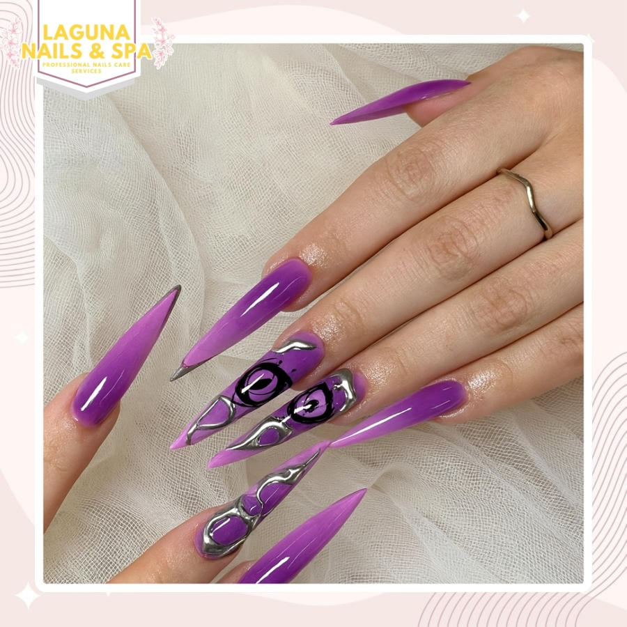 Halloween nail design